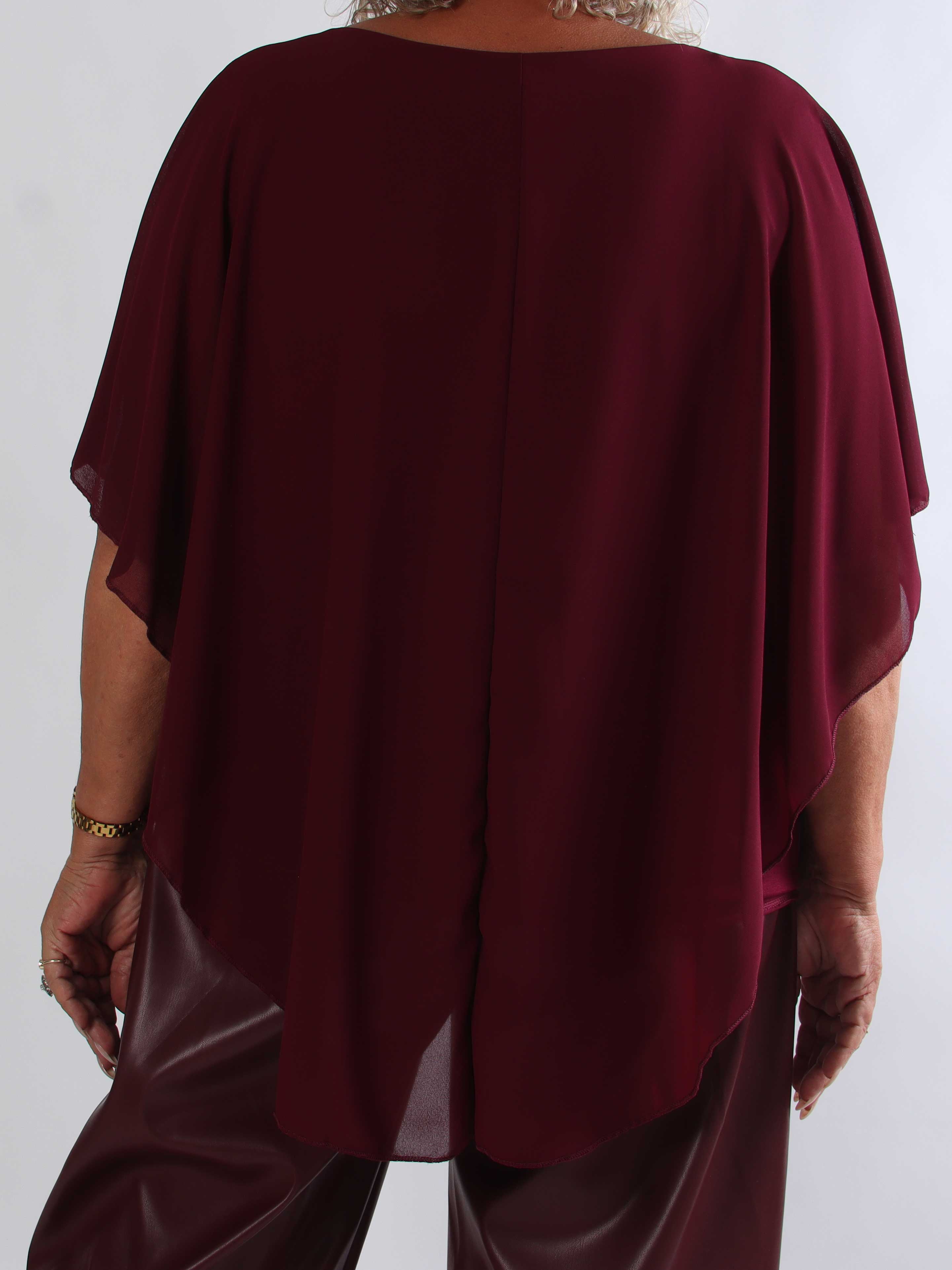 Kenya Shirt - Elegant plus size bluse med let chiffonlag og rund udskæring